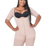 Faja de Alta Compresión con mangas senos libres hasta la rodilla