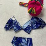 Bikini con Top Manga Off-Shoulder + Calzón Talle Alto – Estilo Elegante y Sofisticado